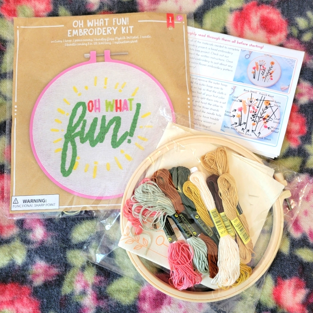 Two unused embroidery kits: Fun / Flowers